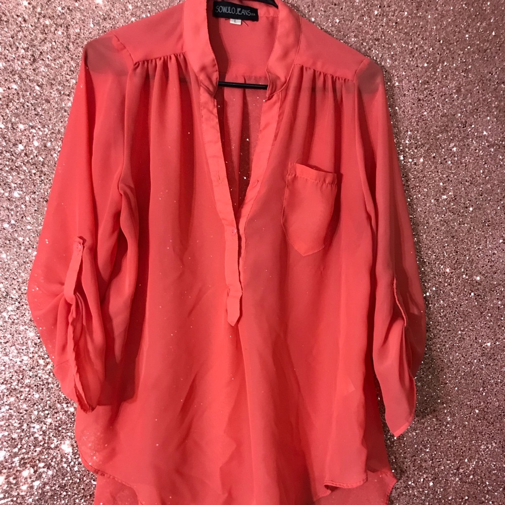 Nice peach top🧡